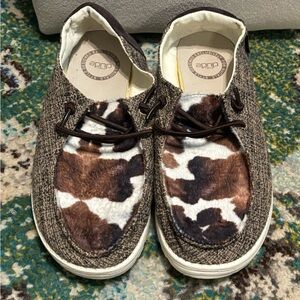 Cow print hey dudes 🐄